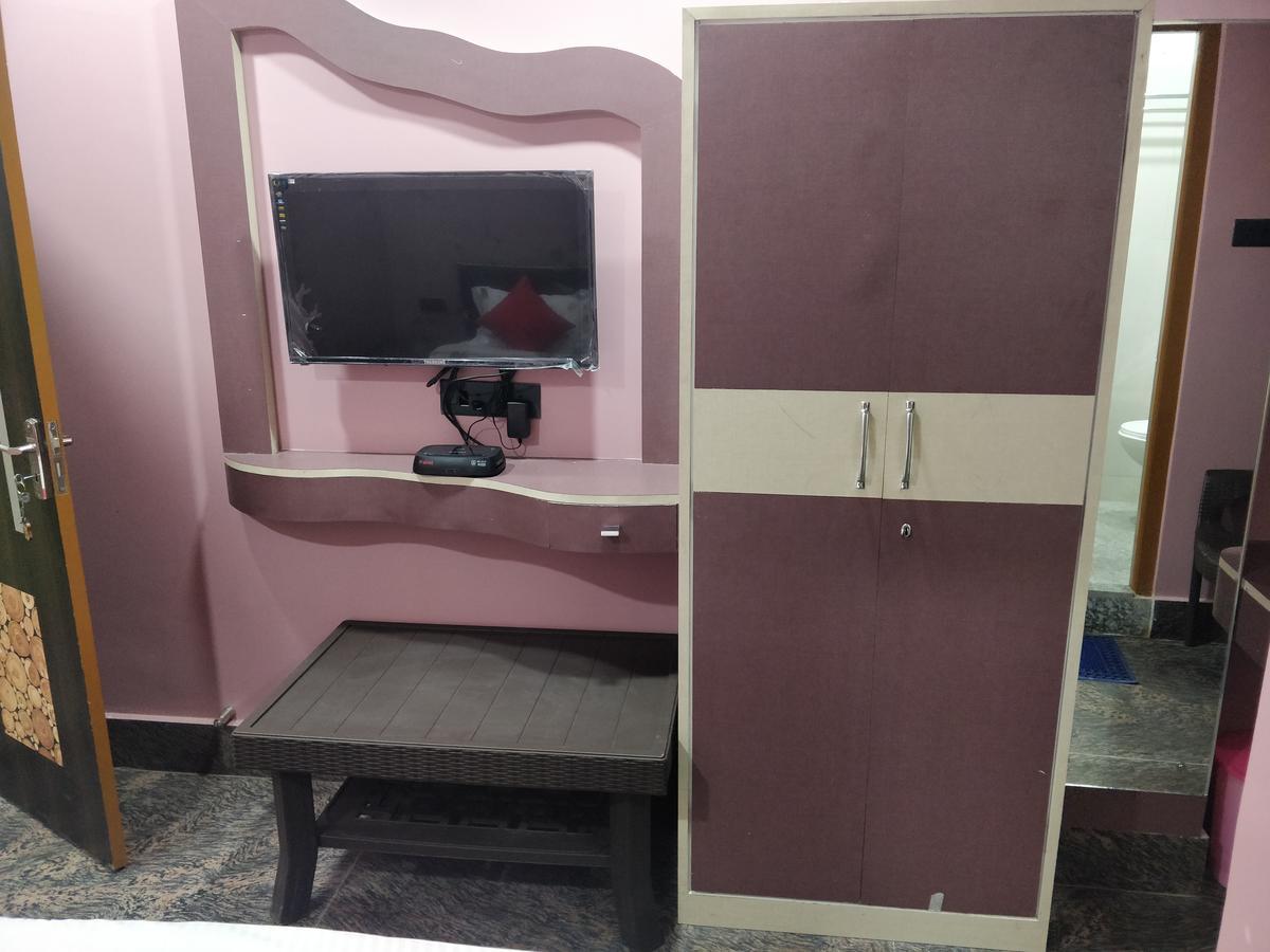 Oyo 16871 Anant Home Stay Шилонг Екстериор снимка
