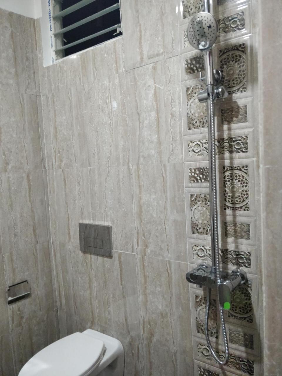 Oyo 16871 Anant Home Stay Шилонг Екстериор снимка