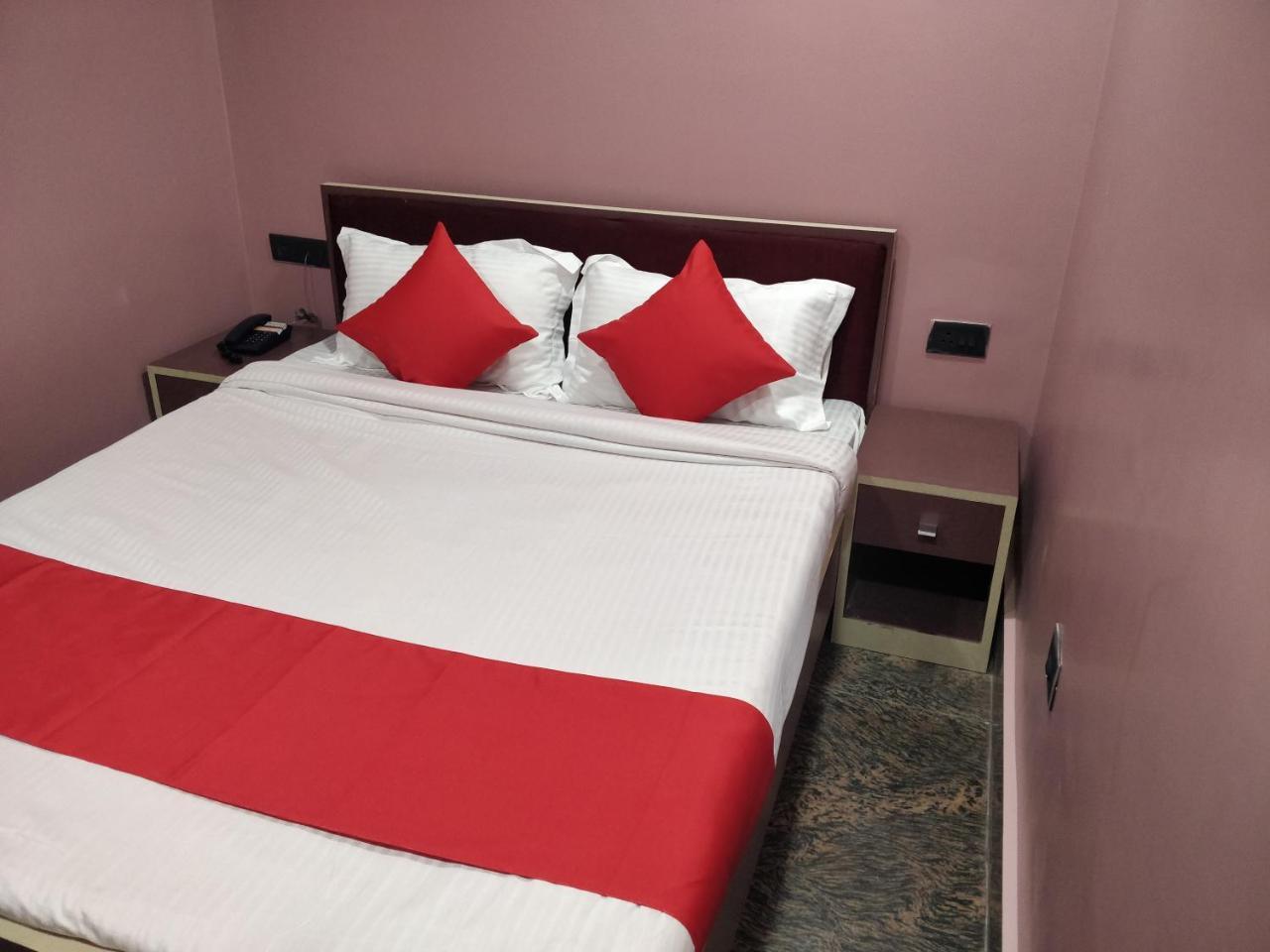 Oyo 16871 Anant Home Stay Шилонг Екстериор снимка