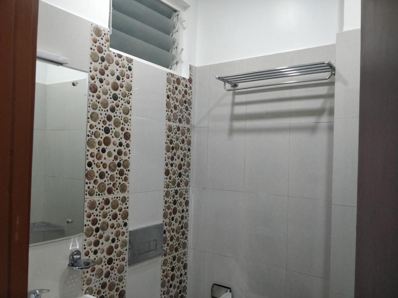 Oyo 16871 Anant Home Stay Шилонг Екстериор снимка