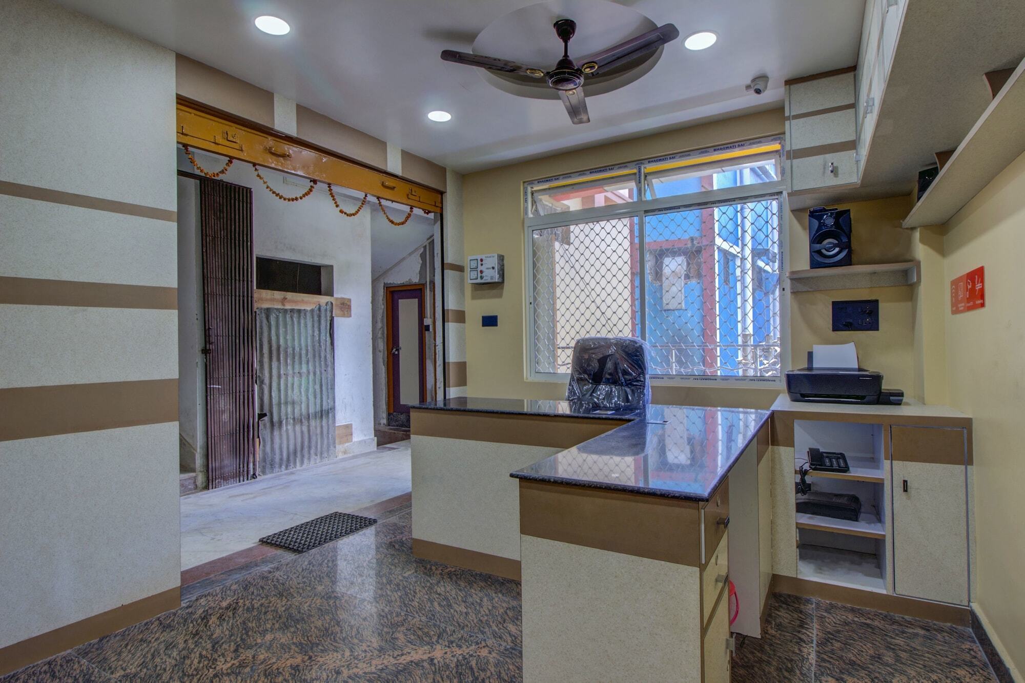 Oyo 16871 Anant Home Stay Шилонг Екстериор снимка